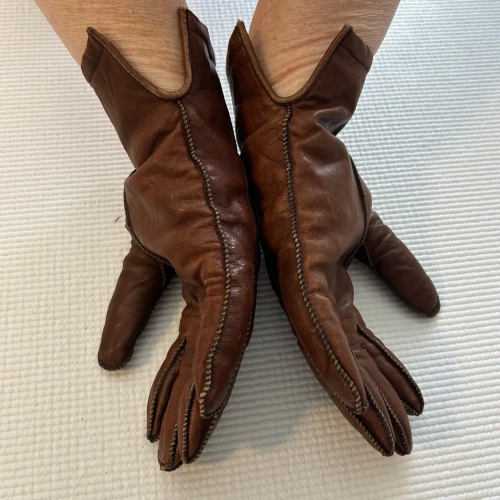 Genuine leather brown flexible gloves stitching detail lined Women’s Size Medium